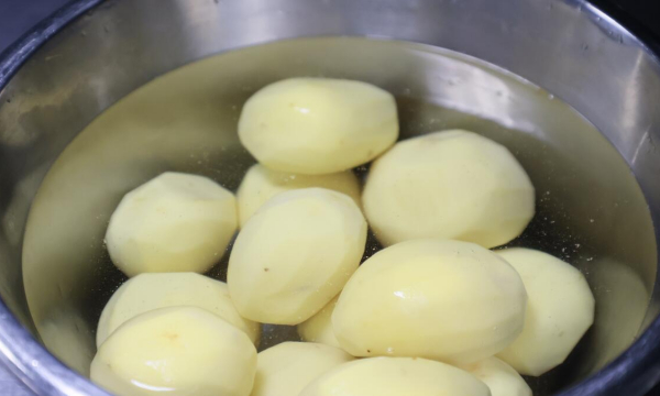 Даже старая морщинистая картошка будет обалденной: вот как ее нужно варить — 2 хитрости